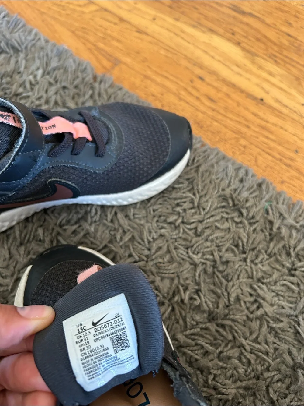 Nike Girl Revolution 5 PSV Velcro Black and Metallic Pink Sneakers Size 13C